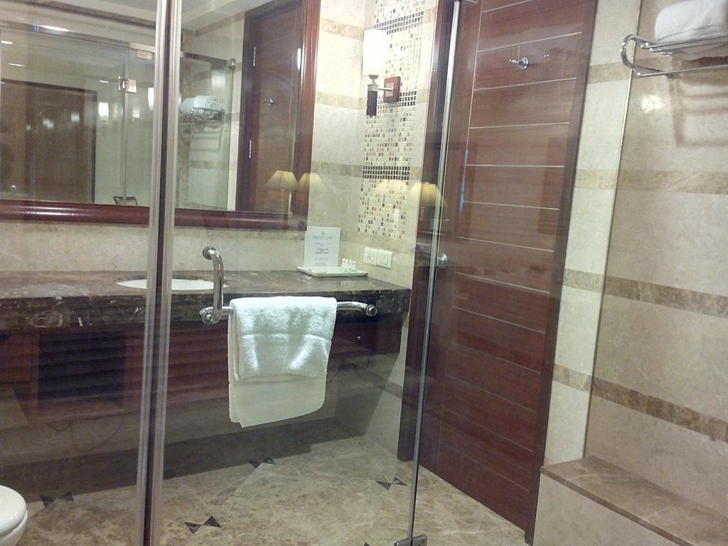 The Ocean Pearl Retreat Otel Yeni Delhi Oda fotoğraf